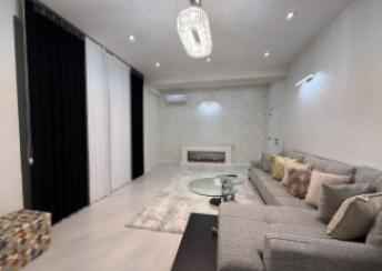 Suraxanı qəsəbəsində 180m² mənzil satılır