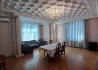  7-ci mikrorayon qəsəbəsində 130m² mənzil kirayə verilir