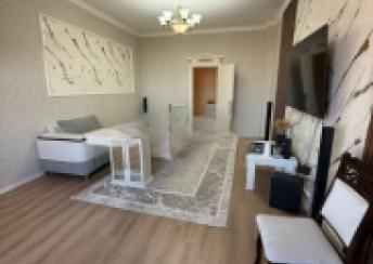  Yeni Günəşli qəsəbəsində 95m² mənzil kirayə verilir