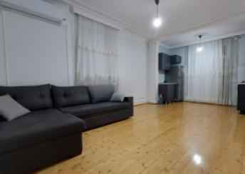  Qaraçuxur qəsəbəsində 74m² mənzil kirayə verilir
