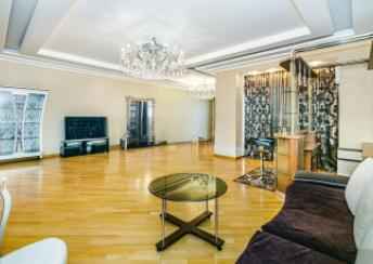  Bakı şəhərində 200m² mənzil kirayə verilir