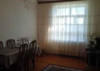  Qaraçuxur qəsəbəsində 90m² mənzil kirayə verilir