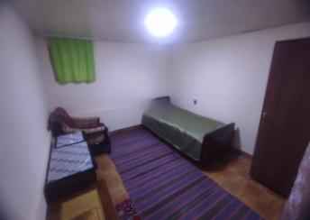  Qaraçuxur qəsəbəsində 10m² mənzil kirayə verilir