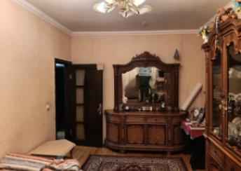  Köhnə Günəşli qəsəbəsində 70m² mənzil satılır