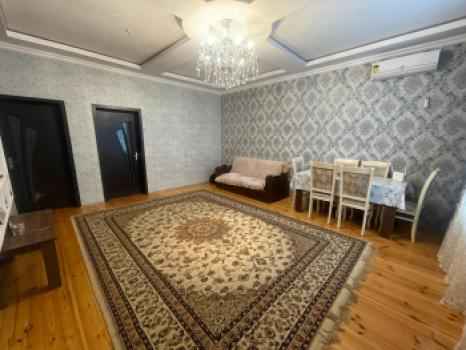  Binəqədi qəsəbəsində 120m² həyət evi satılır