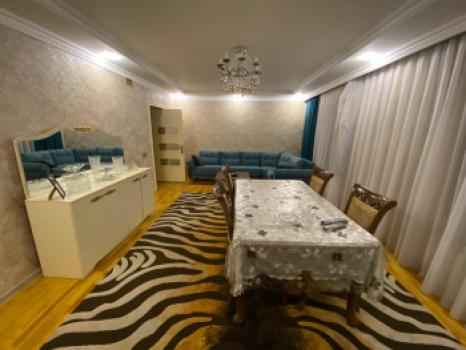 Bülbülə qəsəbəsində 80m² mənzil satılır