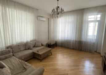  Yeni Yasamal qəsəbəsində 75m² mənzil kirayə verilir