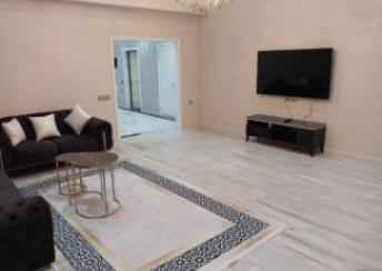  Bakı şəhərində 130m² mənzil kirayə verilir