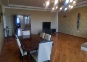  Bakı şəhərində 100m² mənzil kirayə verilir