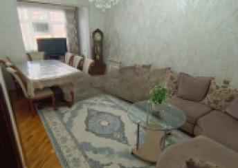  8-ci mikrorayon qəsəbəsində 120m² mənzil satılır