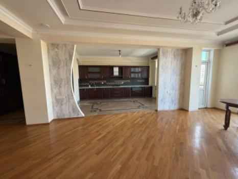  Yasamal qəsəbəsində 140m² mənzil kirayə verilir