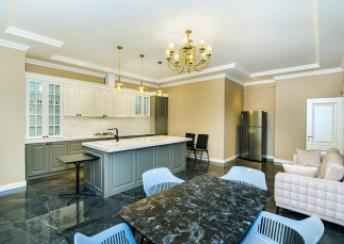  Sahil qəsəbəsində 130m² mənzil kirayə verilir