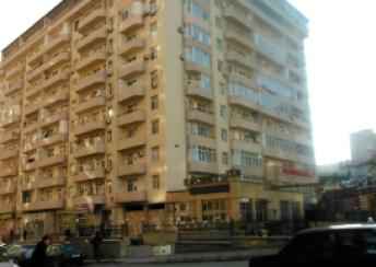  Yeni Yasamal qəsəbəsində 45m² mənzil kirayə verilir