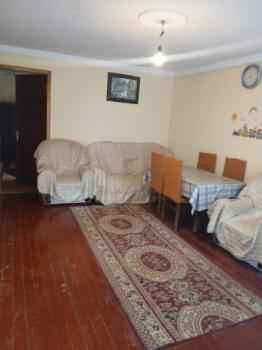  Qaraçuxur qəsəbəsində 80m² həyət evi kirayə verilir