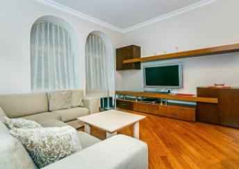  Sahil qəsəbəsində 80m² mənzil kirayə verilir