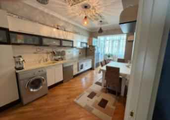  28 May qəsəbəsində 110m² mənzil satılır