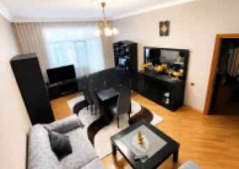  28 May qəsəbəsində 80m² mənzil satılır