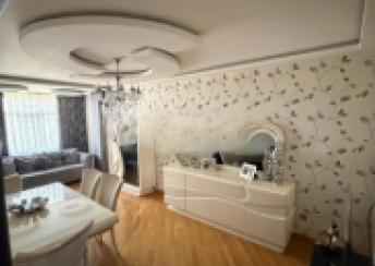  6-cı mikrorayon qəsəbəsində 85m² mənzil satılır