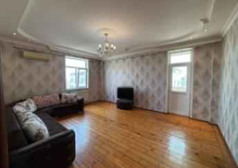  9-cu mikrorayon qəsəbəsində 115m² mənzil satılır
