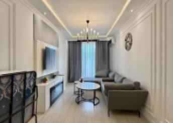  Yeni Yasamal qəsəbəsində 80m² mənzil kirayə verilir