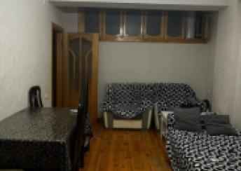  Yeni Yasamal qəsəbəsində 46m² mənzil kirayə verilir