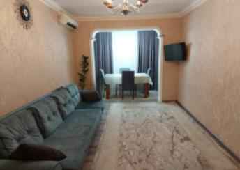  8-ci mikrorayon qəsəbəsində 70m² mənzil satılır