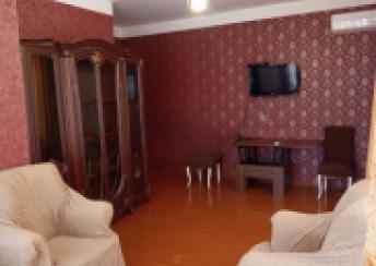  1-ci mikrorayon qəsəbəsində 95m² mənzil kirayə verilir