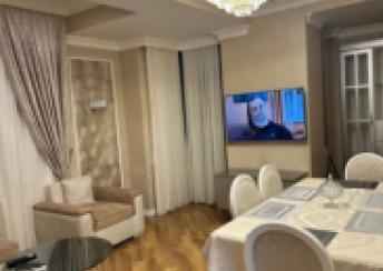  Bakı şəhərində 110m² mənzil kirayə verilir