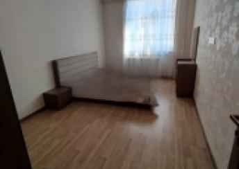  28 May qəsəbəsində 75m² mənzil kirayə verilir