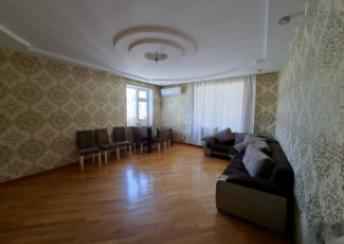  Yeni Yasamal qəsəbəsində 180m² mənzil kirayə verilir