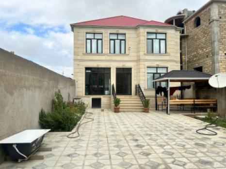  Binəqədi qəsəbəsində 220m² həyət evi satılır