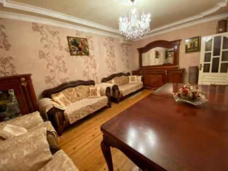  Qaraçuxur qəsəbəsində 146m² həyət evi satılır