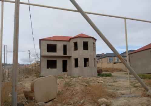  Badamdar qəsəbəsində 180m² həyət evi satılır