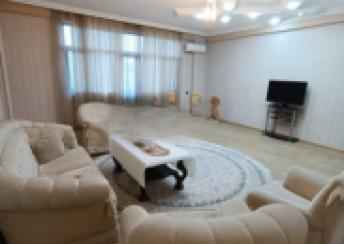 28 May qəsəbəsində 160m² mənzil kirayə verilir