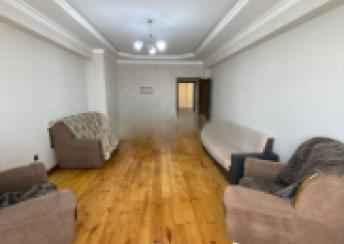  Yeni Yasamal qəsəbəsində 90m² mənzil kirayə verilir
