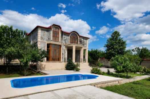  İsmayıllı şəhərində 200m² həyət evi satılır