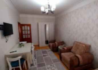  Yeni Günəşli qəsəbəsində 40m² mənzil kirayə verilir
