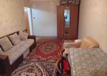  4-cü mikrorayon qəsəbəsində 35m² mənzil kirayə verilir