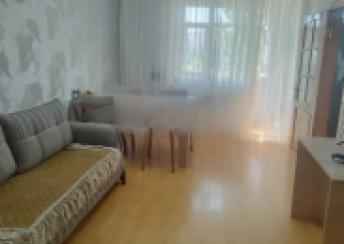  7-ci mikrorayon qəsəbəsində 75m² mənzil kirayə verilir