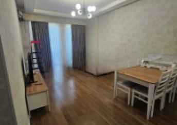  Yeni Yasamal qəsəbəsində 76m² mənzil kirayə verilir