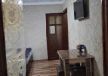  4-cü mikrorayon qəsəbəsində 60m² mənzil kirayə verilir