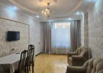  Yeni Yasamal qəsəbəsində 61m² mənzil kirayə verilir