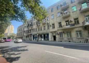  28 May qəsəbəsində 120m² mənzil satılır