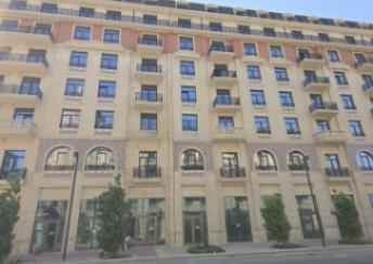 Ağ şəhər qəsəbəsində 153m² mənzil satılır
