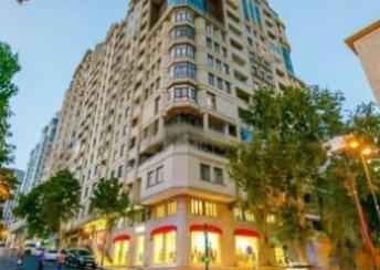  28 May qəsəbəsində 300m² mənzil satılır