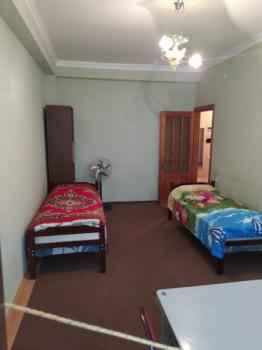  9-cu mikrorayon qəsəbəsində 90m² mənzil kirayə verilir