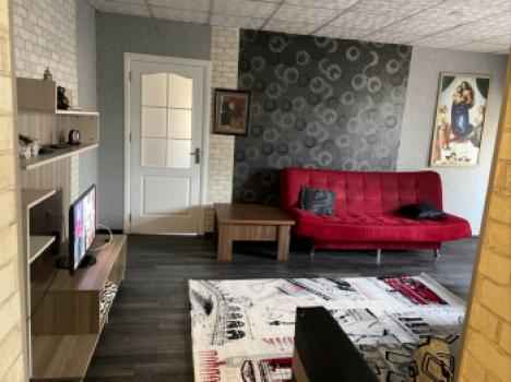  Keşlə qəsəbəsində 450m² həyət evi satılır