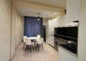  Yeni Yasamal qəsəbəsində 130m² mənzil kirayə verilir