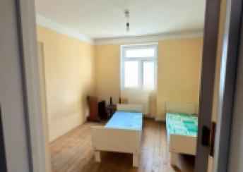  Şəki şəhərində 68m² mənzil kirayə verilir