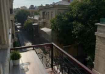  Sahil qəsəbəsində 85m² mənzil kirayə verilir